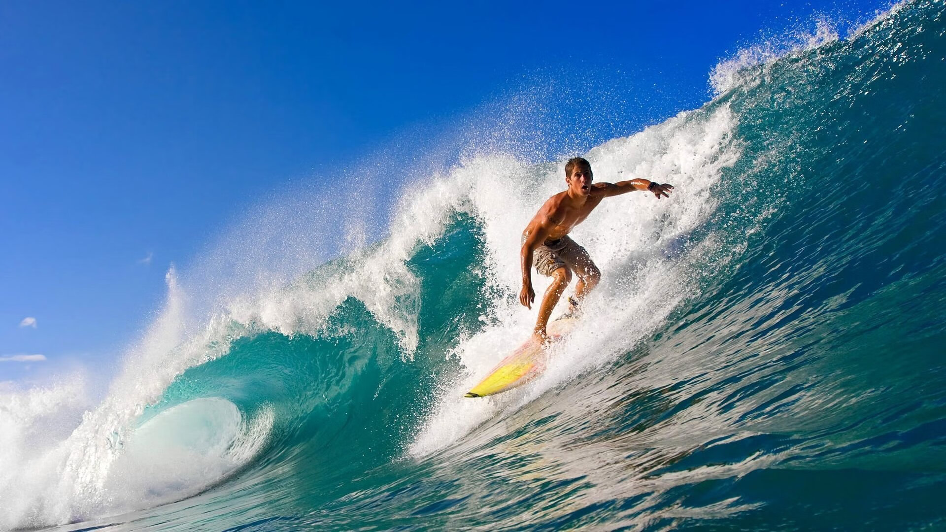英超激战不断:逆境中挺起胸膛,逆风翻盘,英超逆转夺冠